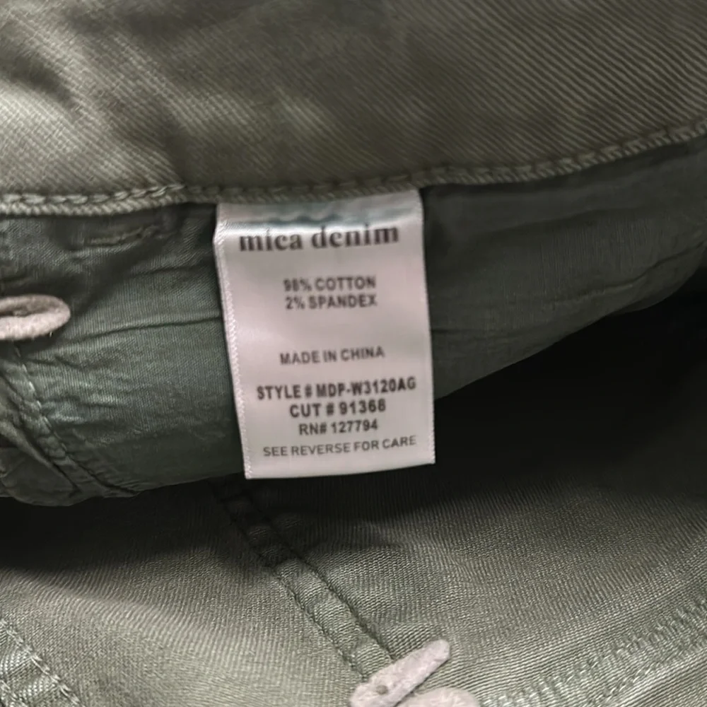 Mica Los Angeles Downeast WideLeg Cargo Jeans. Green. Size: 30 (12) NWT - Picture 11 of 12